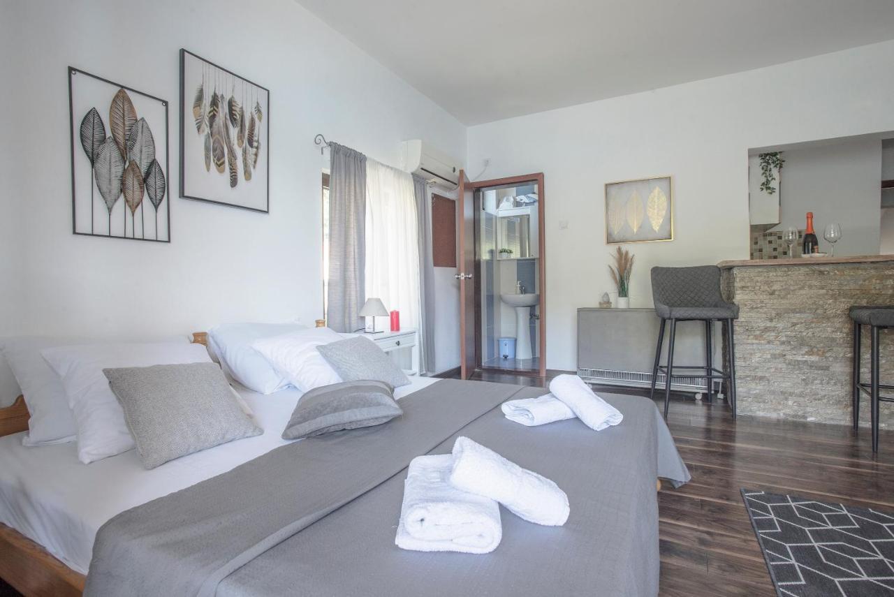 Apartments Maxhit Тиват Экстерьер фото