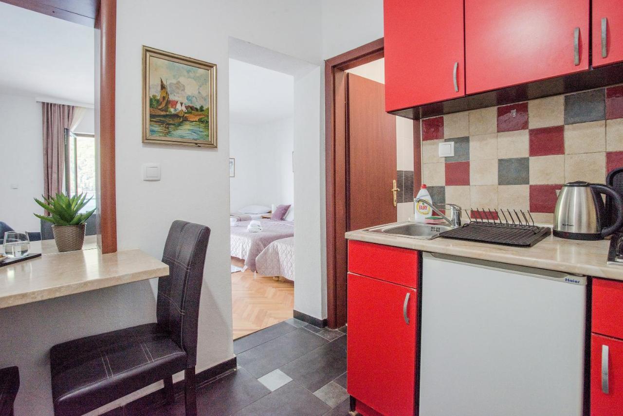 Apartments Maxhit Тиват Экстерьер фото