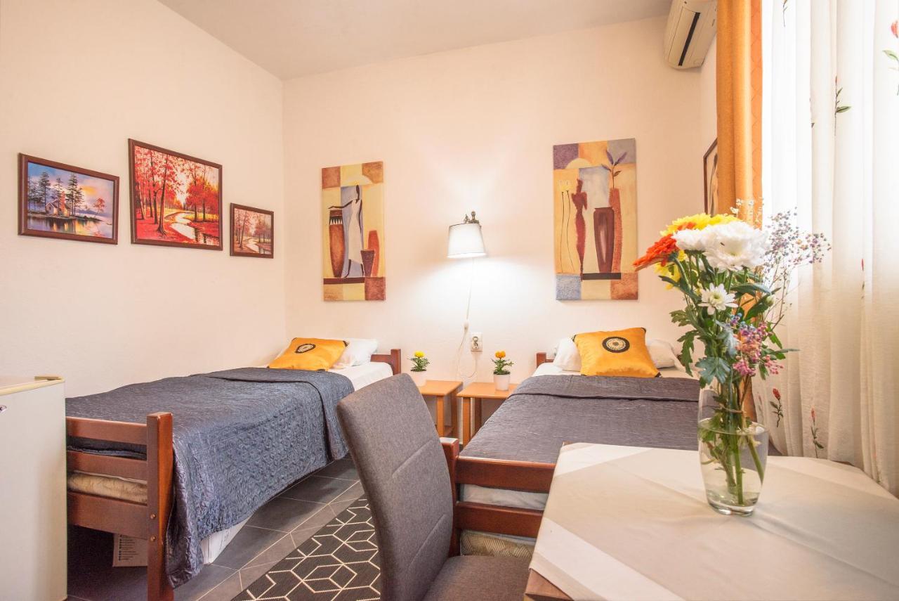 Apartments Maxhit Тиват Экстерьер фото