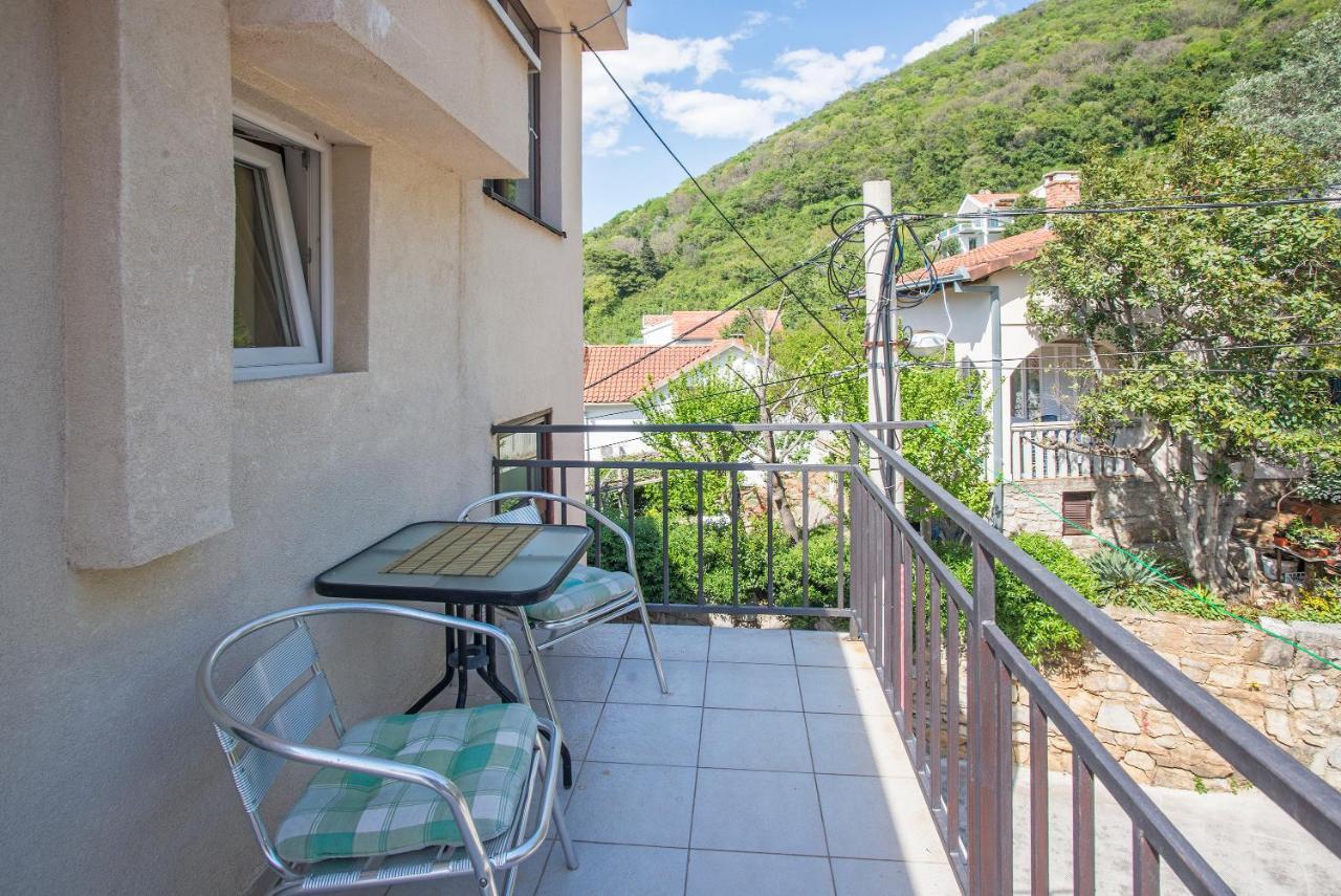 Apartments Maxhit Тиват Экстерьер фото