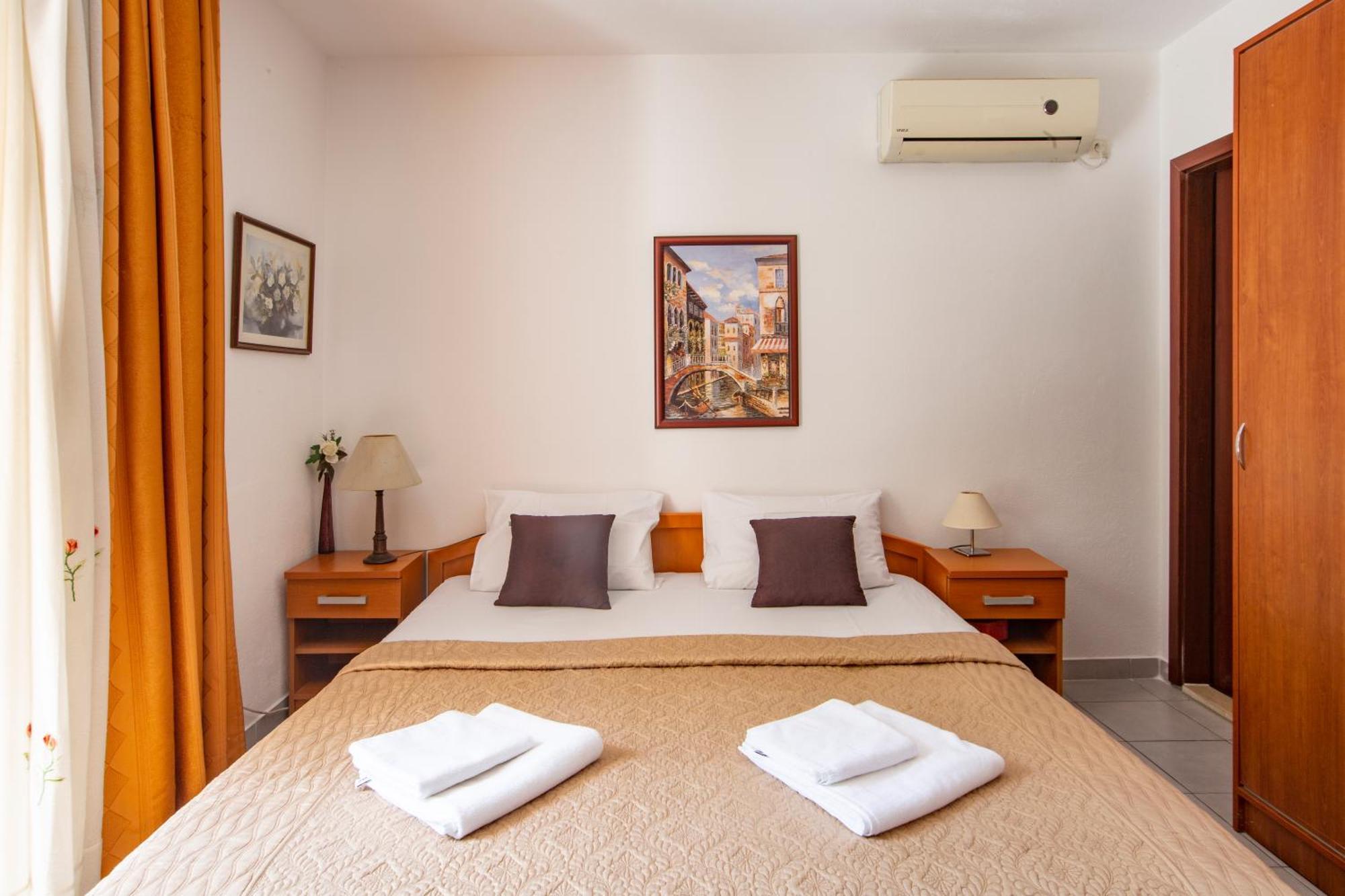 Apartments Maxhit Тиват Экстерьер фото